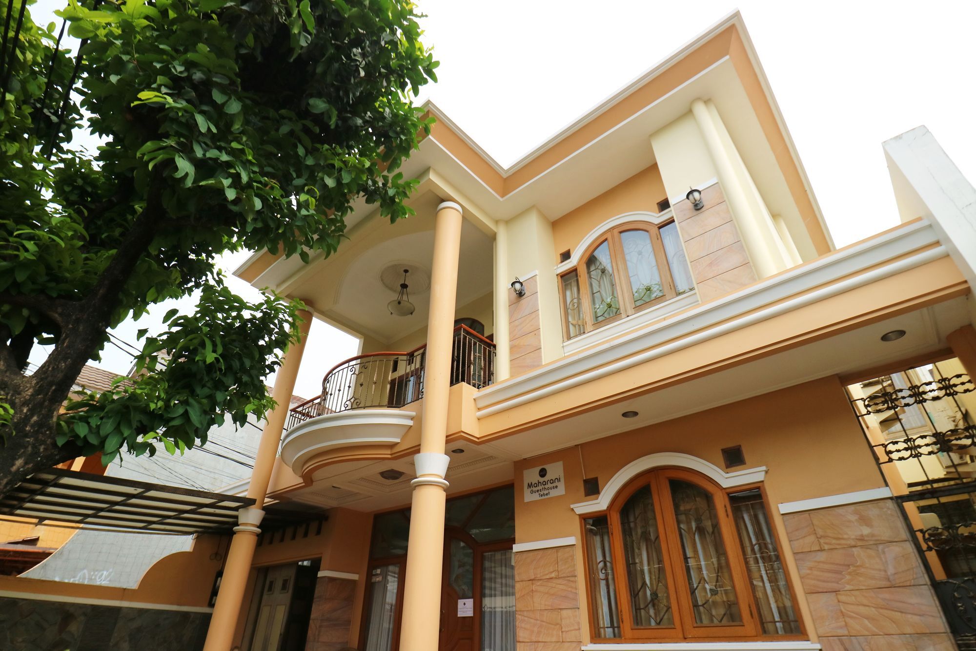 Maharani Guesthouse Tebet Syariah Jakarta Exterior photo